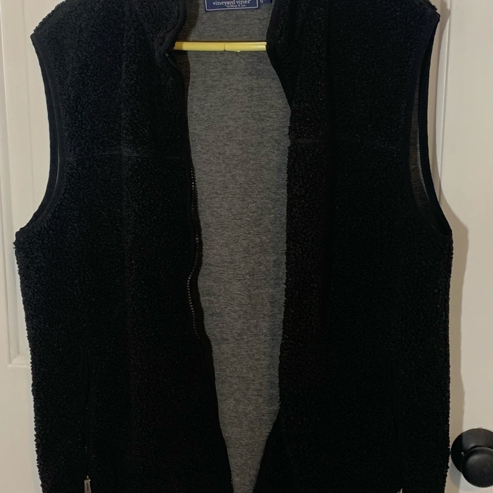 Vineyard Vines Sherpa Vest Nantucket Mens Size M. Black - Picture 3 of 7